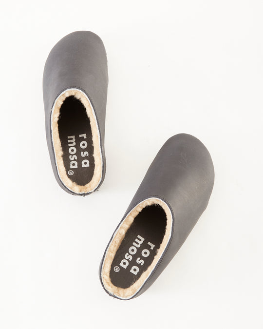 Leo Shearling Clogs in Black/Camel
