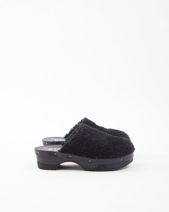 Curly Shearling Clogs in Black
