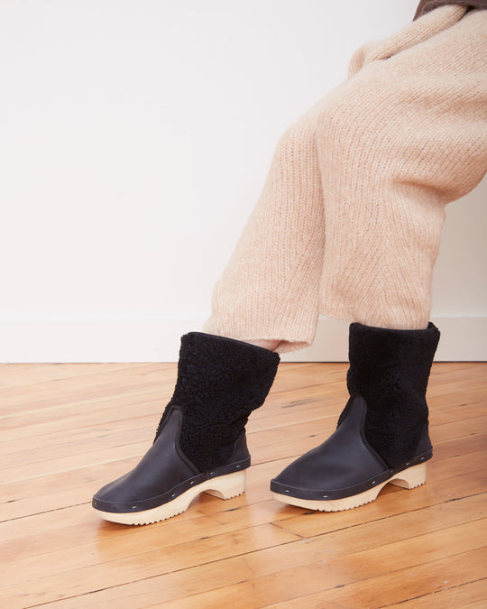 Curly Bon Boot in Black
