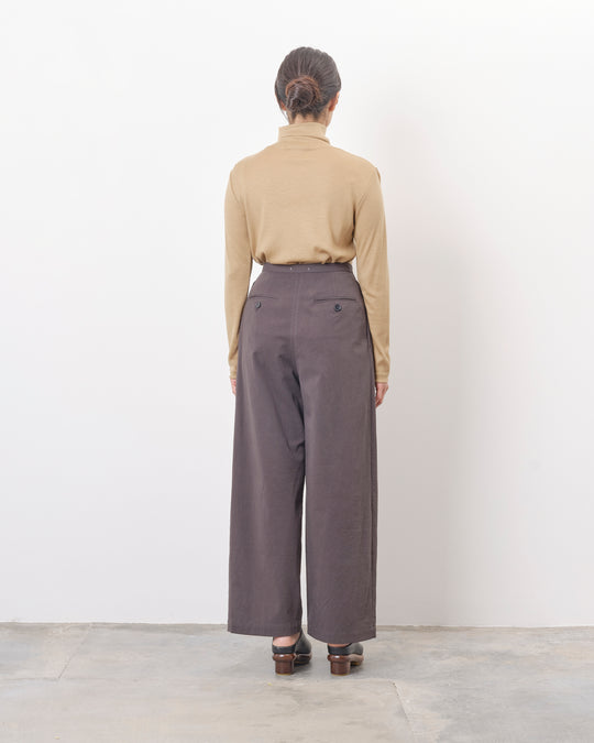 Straight Trouser in Dark Grey