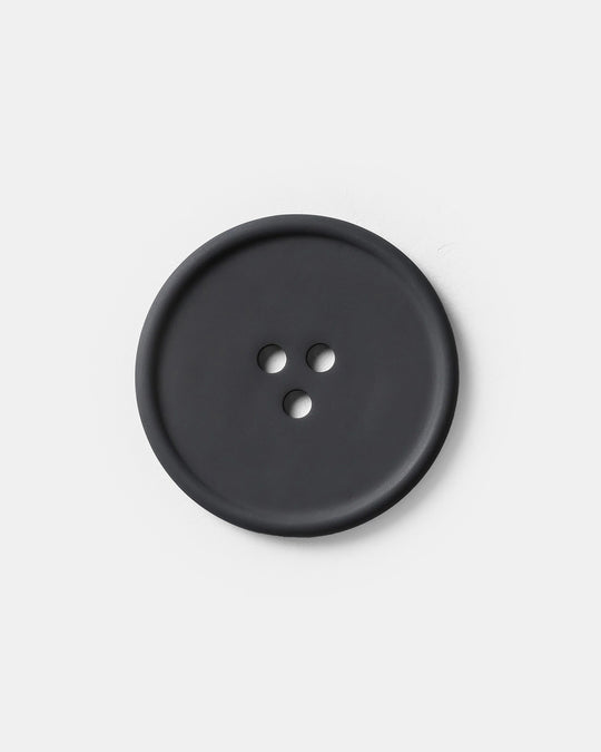 Bouton in Black